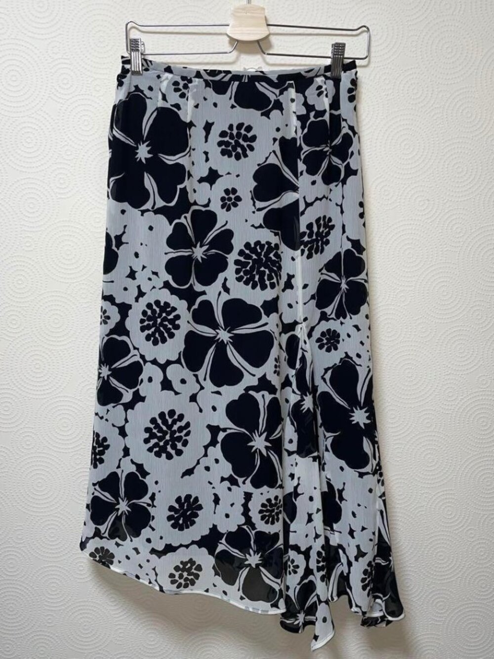 Dagila Black and White Floral Chiffon Long Skirt
